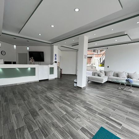 Hotel Tonall'Inn 샌후안토드와캔 외부 사진